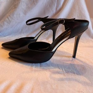 White House/Black Market Castalia black leather stiletto women’s size 9.5
